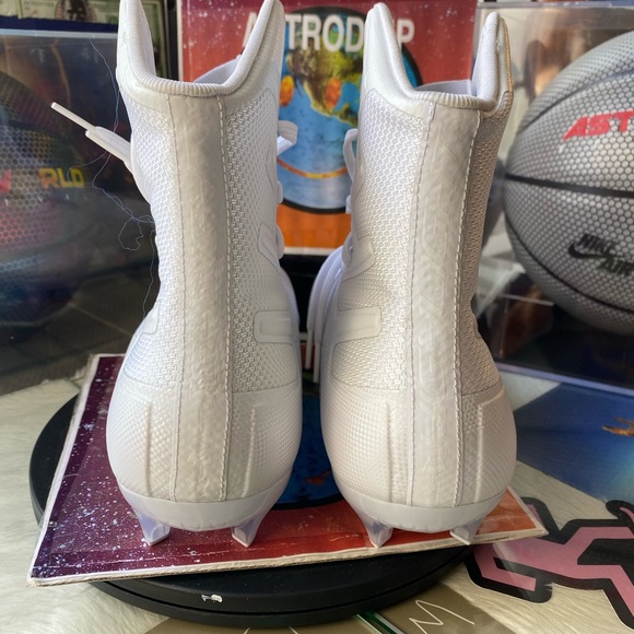 🆕 Under Armour UA Highlight MC Football - Mens - Picture 4 of 13